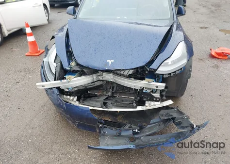 2021 Tesla Model 3 Long Range Dual Motor All-Wheel Drive z USA, uszkodzony, nr VIN 5YJ3E1EB5MF028236